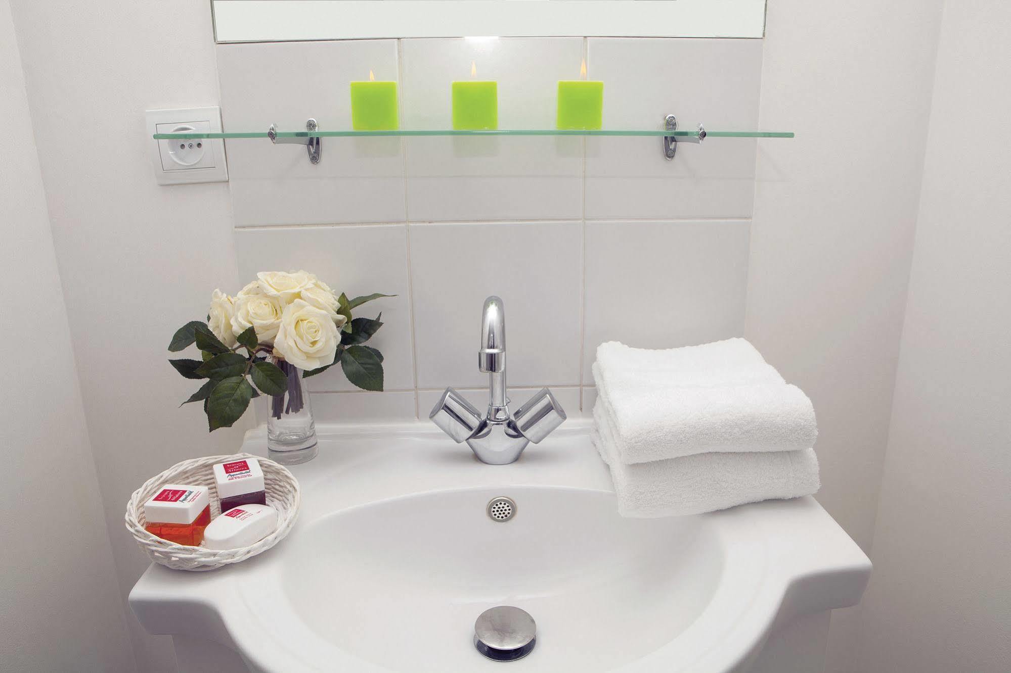 Sejours & Affaires Pantin Charles De Gaulle Aparthotel Exterior photo