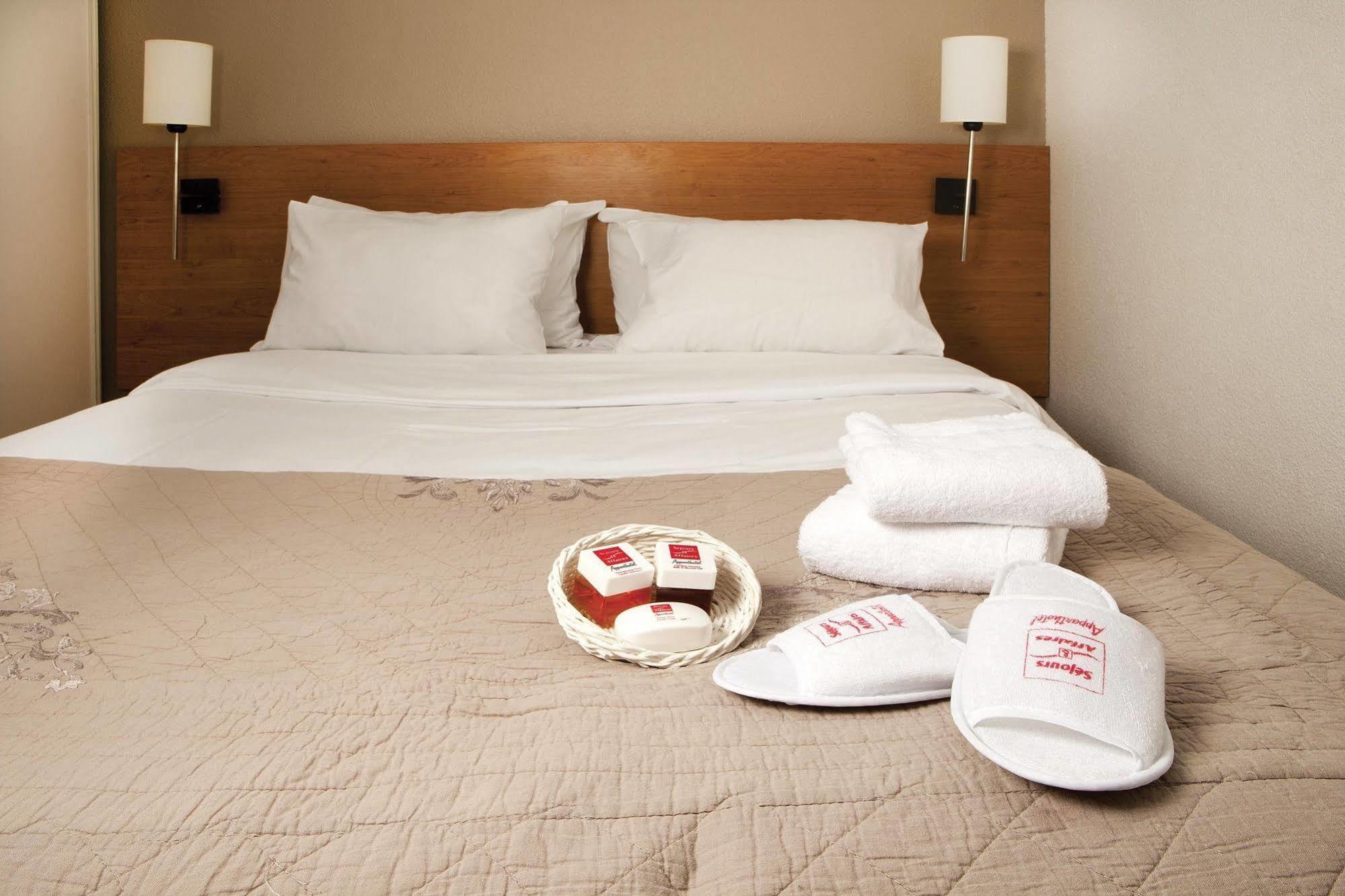 Sejours & Affaires Pantin Charles De Gaulle Aparthotel Exterior photo
