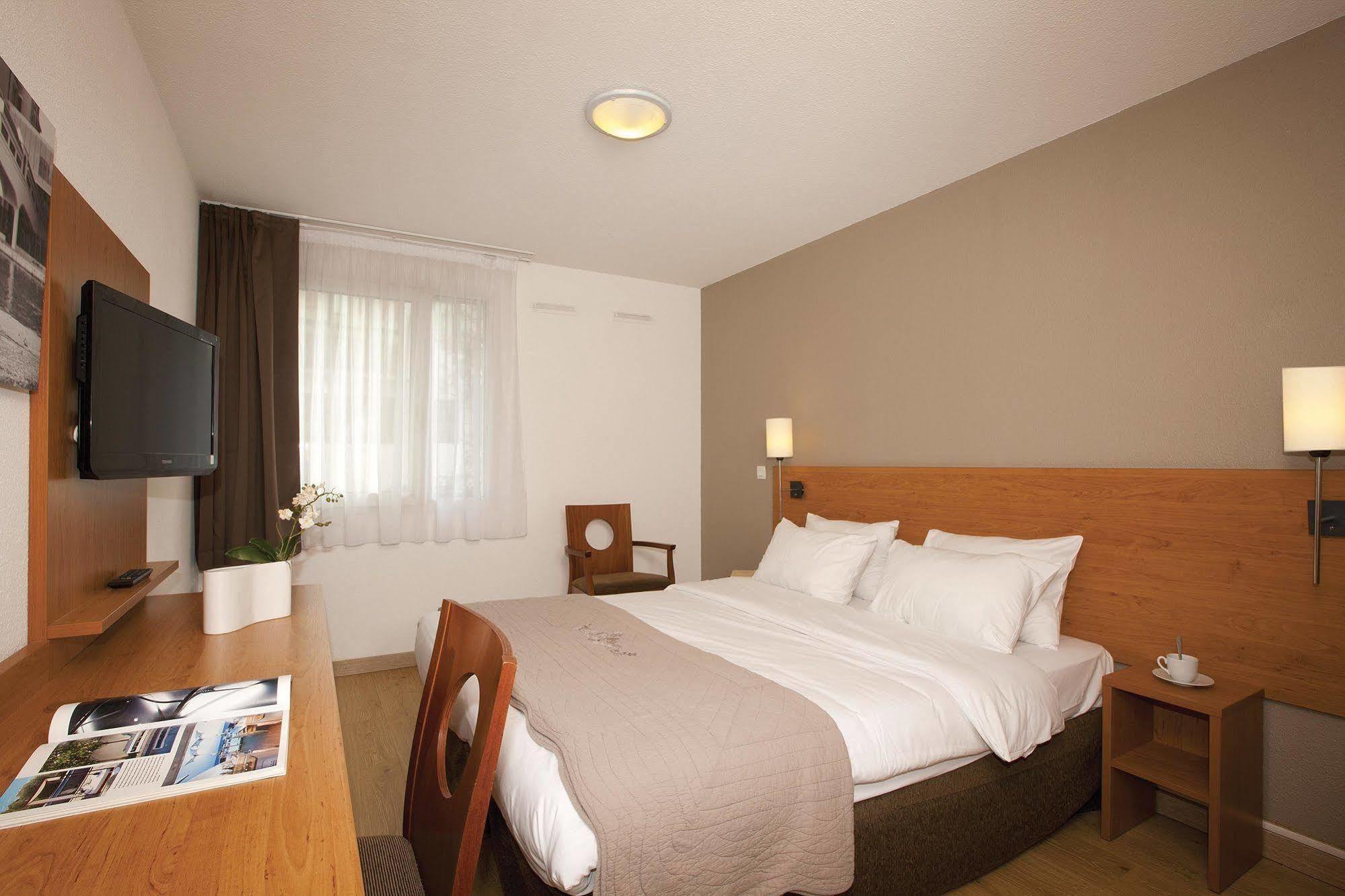 Sejours & Affaires Pantin Charles De Gaulle Aparthotel Exterior photo